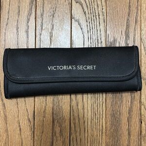 Victoria’s Secret Vintage Light and Dark Pink Make-Up Brush Set